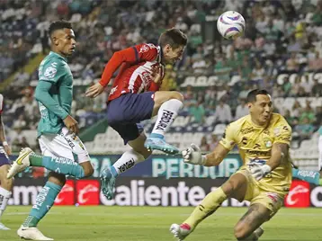Imagen de la nota: Chivas viajó a Chicago para amistoso ante León; recibieron multa económica