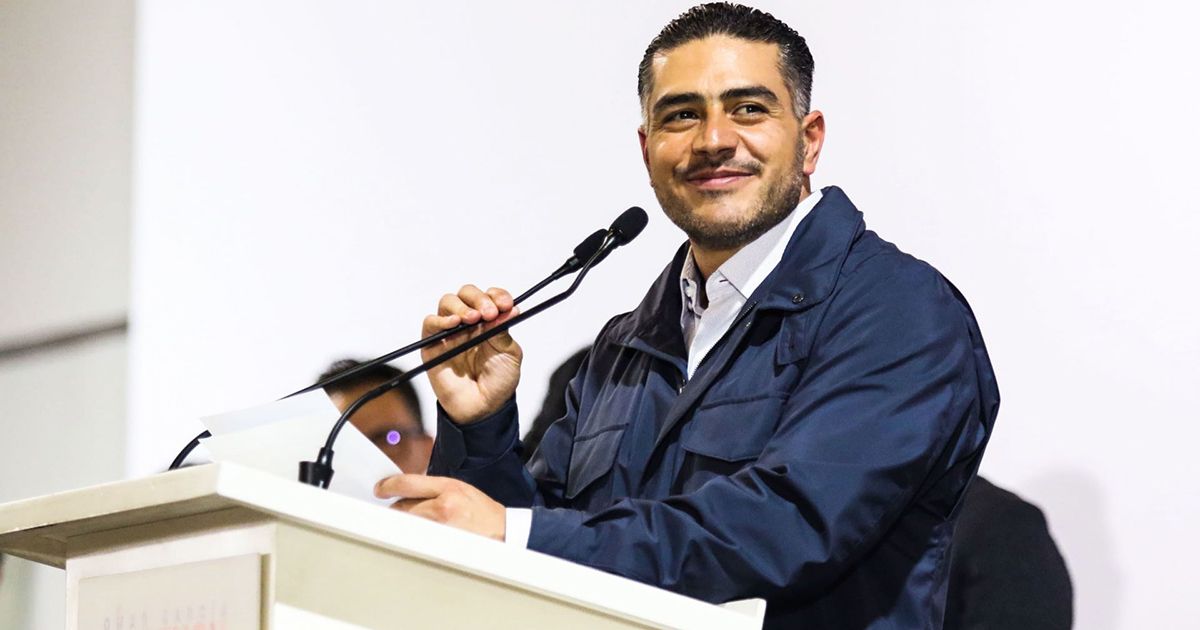 Ofrece García Harfuch a sindicalizados del ISSSTE mejorar sus condiciones de vida CIUDAD DE MÉXICO, 12OCTUBRE2023.- El aspirante al Gobierno de la Ciudad, Omar García Harfuch; acudió a la alcaldía Miguel Hidalgo a realizar proselitismo en la demarcación. García Harfuch, destacó que estamos construyendo un proyecto donde la atención a las causas y el bienestar social de la población es y será siempre una prioridad. Indicó que busca dar continuidad a los esfuerzos realizados por la doctora Claudia Sheinbaum en materia de seguridad en la ciudad para que ningún criminal afecte la tranquilidad y el patrimonio de las familias. “Haremos de la Ciudad de México, juntos, la ciudad más segura del mundo”, precisó.
FOTO: CUARTOSCURO.COM