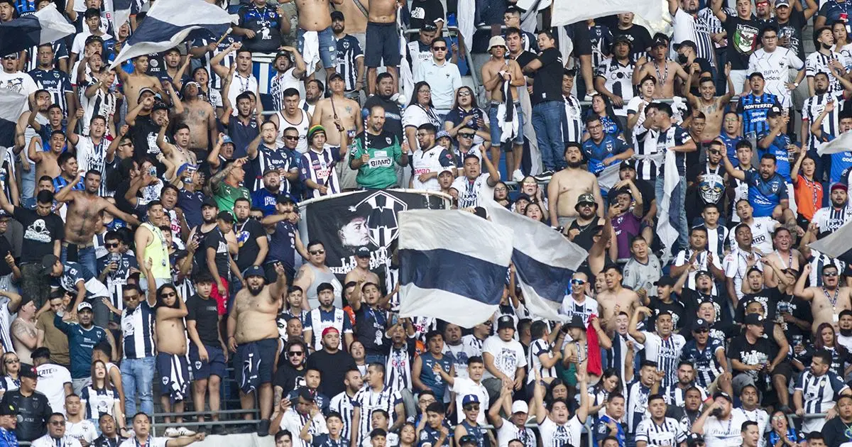 Hay siete detenidos por atropellamiento de aficionados de Rayados en el TSM de Torreón Aficionados de los Rayados del Monterrey, apoyan a su equipo durante el encuentro con los Tuzos del Pachuca, en el estadio BBVA Bancomer, partido correspondiente a la jornada 17 de la Liga MX, Apertura 2022.
