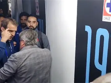 Imagen de la nota: Iván Alonso casi se va a los golpes con Miguel Herrera en el vestidor