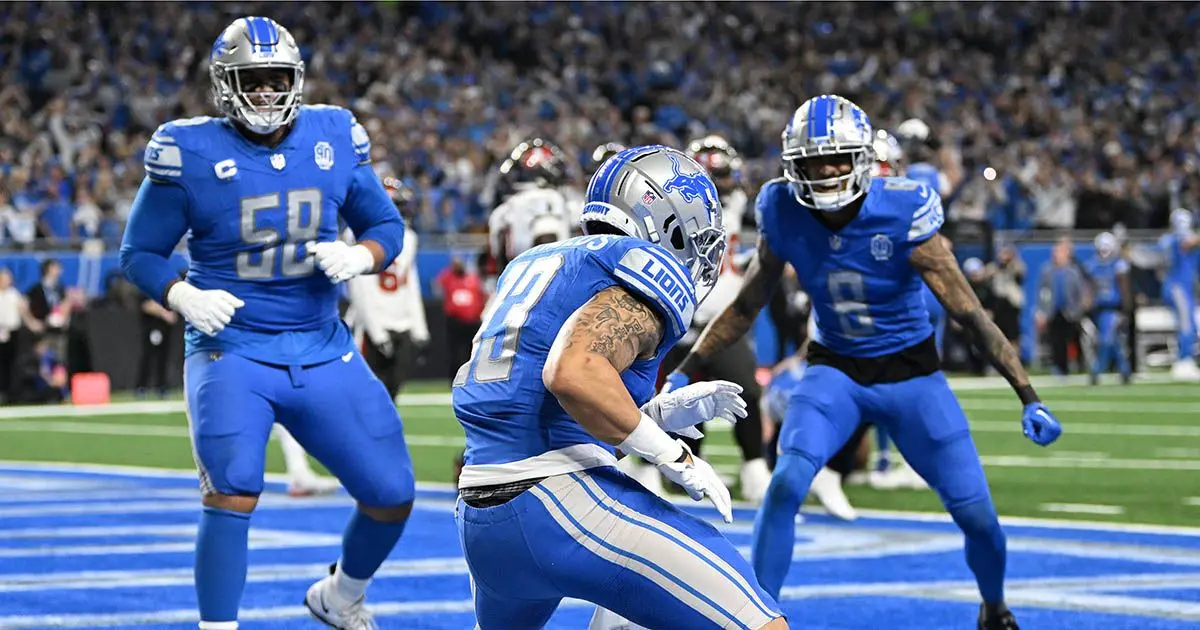 NFL 2024: ¿Qué es un touchdown? Jan 21, 2024; Detroit, Michigan, USA; Detroit Lions running back Craig Reynolds (13) celebrates after scoring a touchdown against the Tampa Bay Buccaneers during the second half in a 2024 NFC divisional round game at Ford Field. Mandatory Credit: Lon Horwedel-USA TODAY Sports