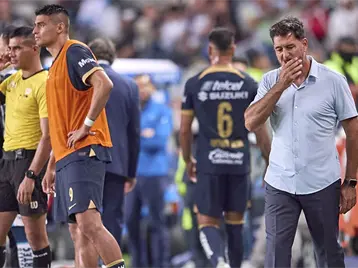 Imagen de la nota: Entre humillación y burlas de Seattle a Pumas, Gustavo Lema quedó muy mal parado