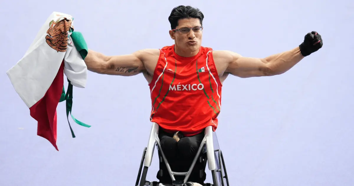 ¡Otro oro mexicano! Juan Pablo Cervantes triunfa a en la prueba de 100m T54 Juegos Paralímpicos París 2024 ¡Otro oro mexicano! Juan Pablo Cervantes triunfa a en la prueba de 100m T54 Juegos Paralímpicos París 2024