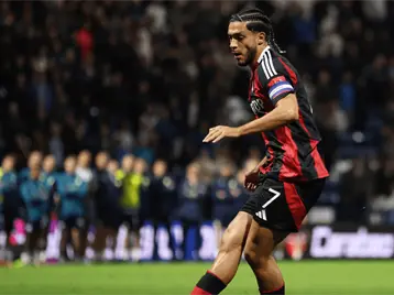 Imagen de la nota: Raúl Jiménez marcó golazo de penal pero eliminaron al Fulham en la Carabao Cup