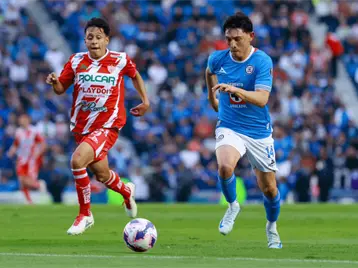 Imagen de la nota: Cruz Azul goleó fácil a Necaxa y llegó a nueve triunfos; hay ilusión total en La Máquina