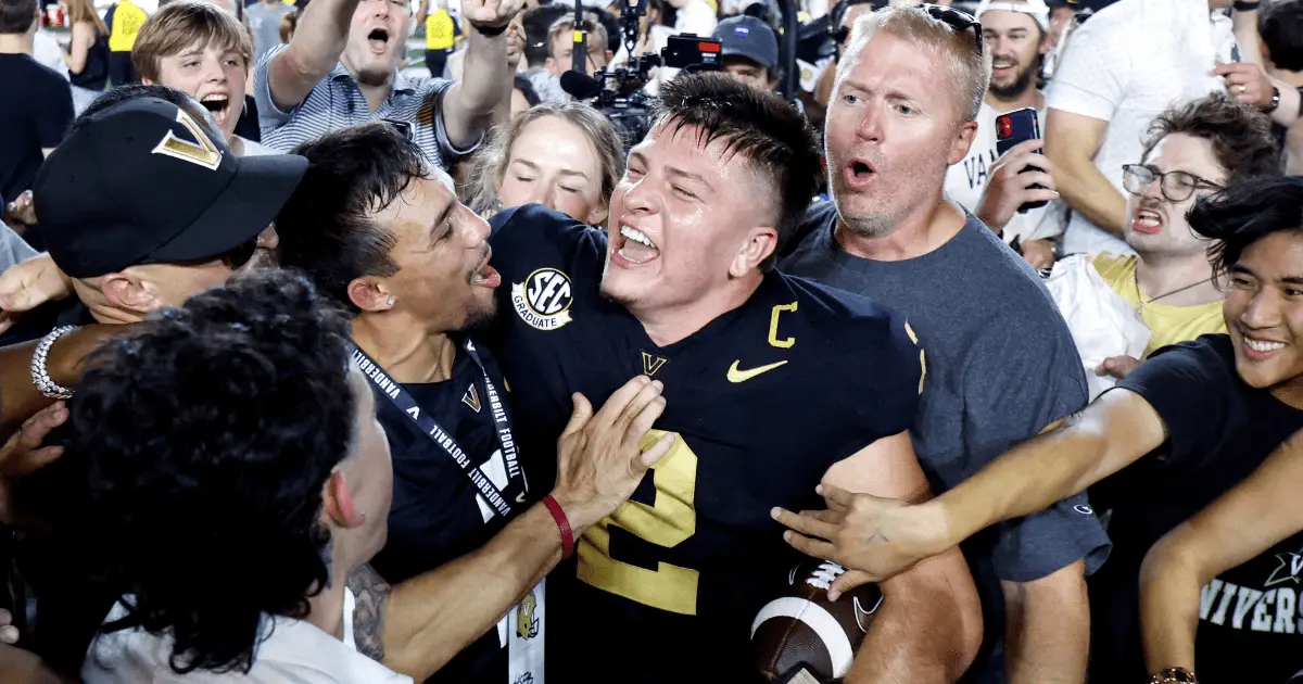 Diego Pavia, la sensación colegial de origen mexicano que lideró primer triunfo de Vanderbilt sobre Alabama en 40 años Diego Pavia, la sensación colegial de origen mexicano que lideró primer triunfo de Vanderbilt sobre Alabama en 40 años