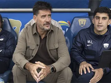 Imagen de la nota: Gustavo Lema pide calma en Pumas tras los buenos resultados: “Cuando perdemos no me saluda ni Goyo”