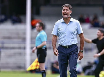 Imagen de la nota: Gustavo Lema y la nostalgia por Chino Huerta en Pumas: No es sencillo sustituir a un jugador como él