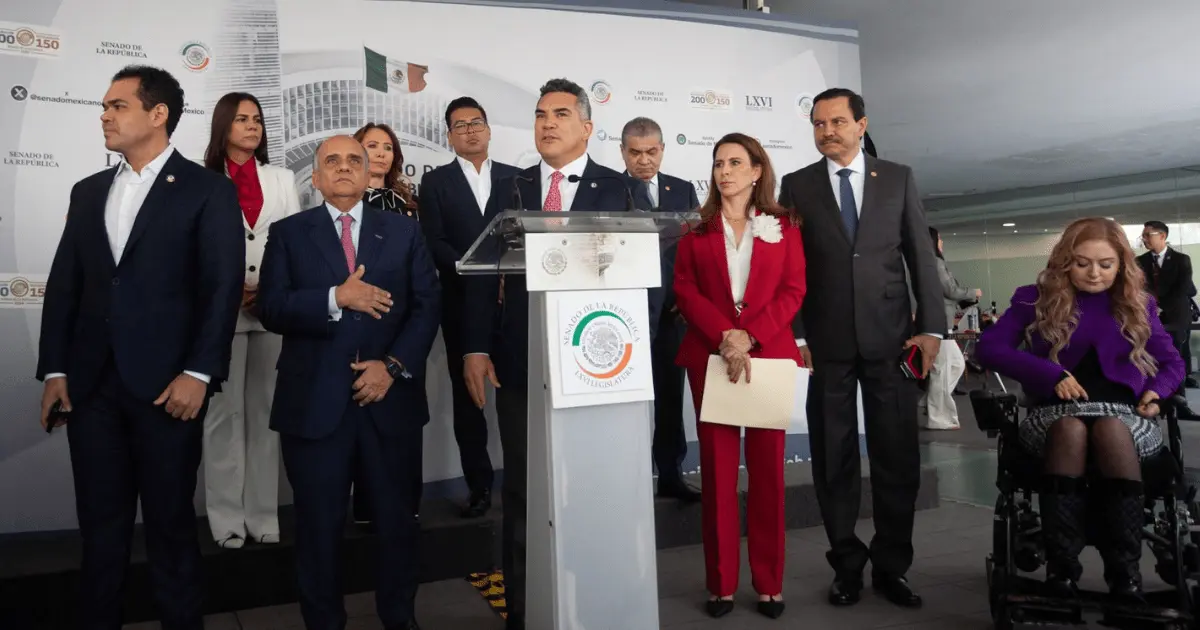 PRI propone eliminar cobros por titulación y cédula profesional a estudiantes con alto promedio Foto: Cuartooscuro