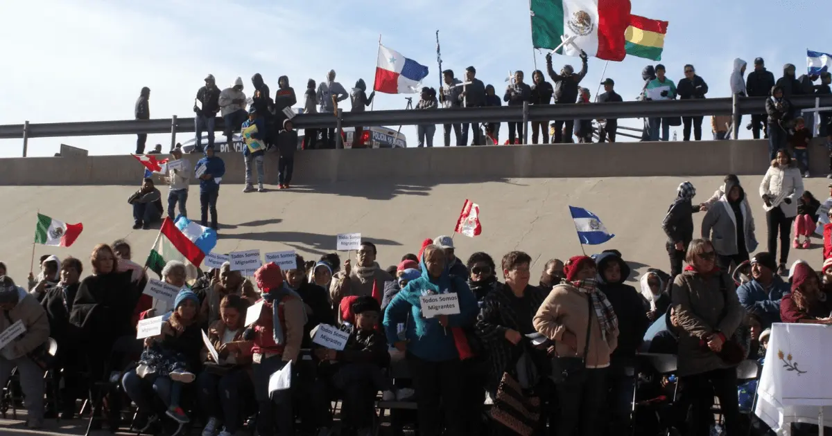 Puentes y cruces fronterizos clave para seguridad y economía de México: Loera de la Rosa Puentes y cruces fronterizos clave para seguridad y economía de México: Loera de la Rosa