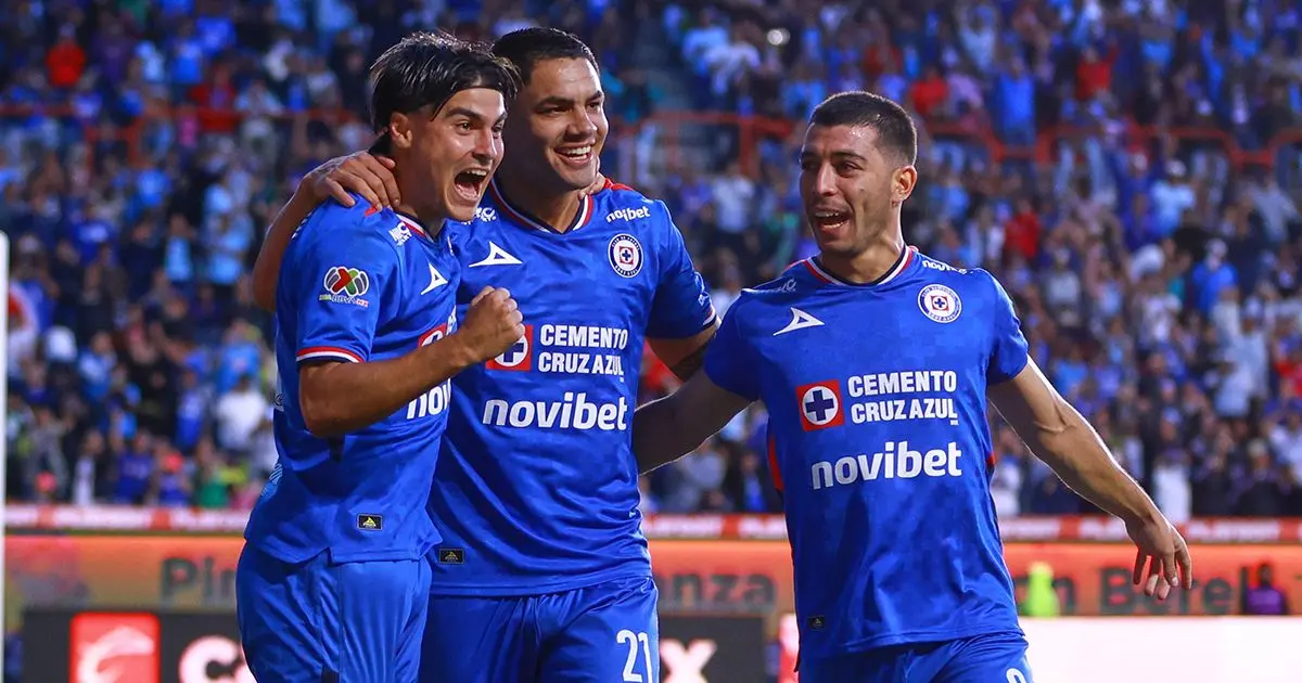 Cruz Azul sorprende a su afición: la razón por la que jugará el viernes como local Foto: Mexsport