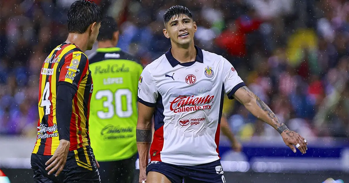 Chivas en problemas rumbo al Clásico: Pulido no alcanzaría a llegar y Ledezma en veremos Foto: Mexsport
