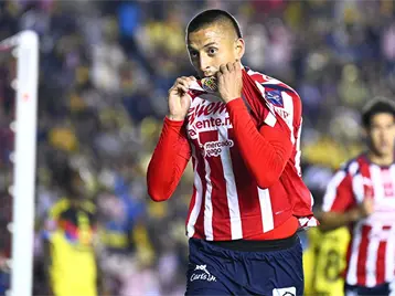Imagen de la nota: Piojo Alvarado no llegaría al duelo pendiente ante Tigres por lesión
