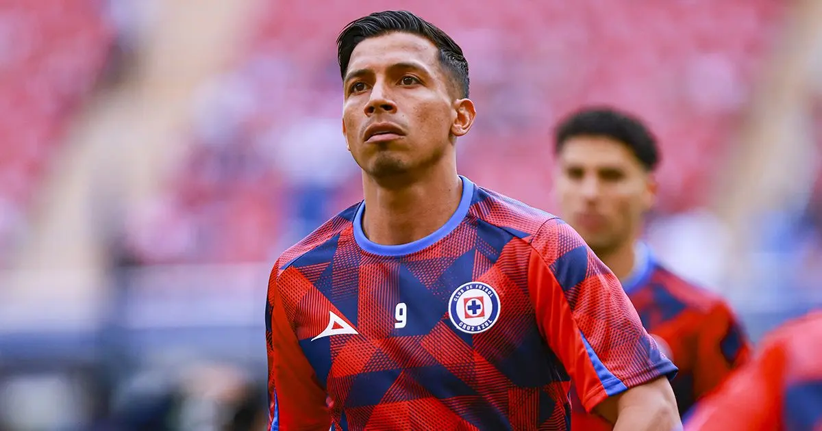 Larcamón tendrá que resolver la ausencia de Sepúlveda en Cruz Azul hasta por un mes Foto: Mexsport