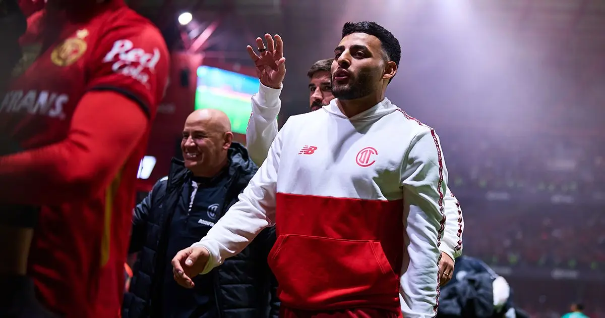 Alexis Vega no llegará a la ida de la Final ante Tigres; la vuelta, en caso de emergencia Foto: Mexsport