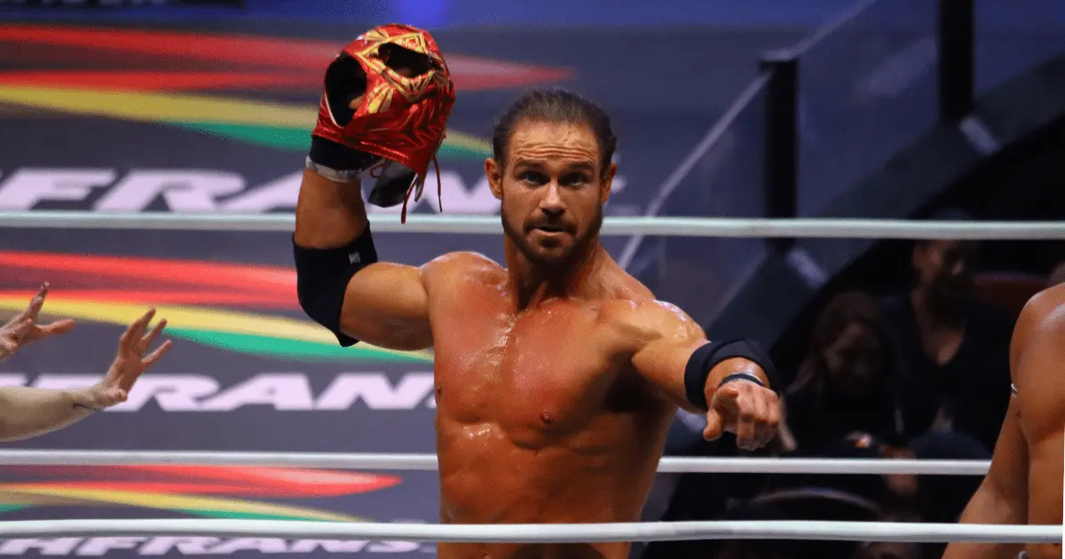 Johnny TV debuta en la Arena México con humillación a Soberano Jr. Foto: Omar Ortiz