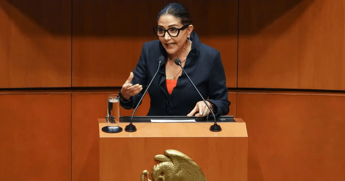 Exigen dos días de descanso, límites a las horas extra y la aplicación inmediata de la jornada laboral de 40 horas Alejandra Barrales afirmó que el dictamen permitiría alargar las jornadas con horas extra. | Foto: Cuartoscuro.com
