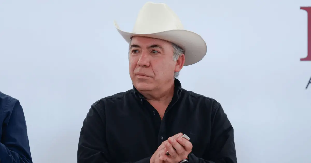 Enrique Inzunza rechaza acusaciones de EU por presuntos nexos con el Cártel de Sinaloa EU acusó al senador Enrique Inzunza Cázarez de brindar protección a Los Chapitos cuando éste era secretario general de Sinaloa. | Foto: Cuartoscuro.com