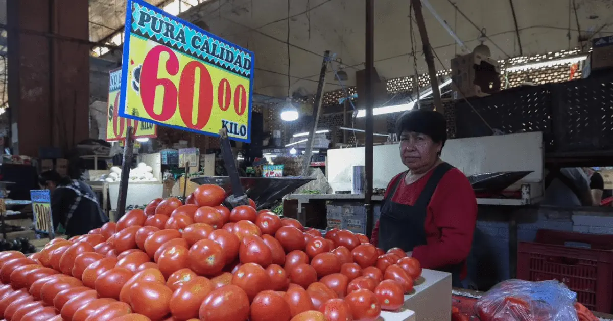 Inflación en México sube a 4.59%: jitomate, papa y vuelos disparan precios Foto: Ivonne Rodríguez/El Sol de México