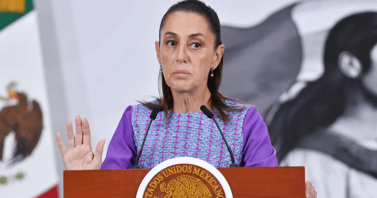Campesinos bloquean vía y exigen agua; Sheinbaum promete atención Campesinos bloquean vía y exigen agua; Sheinbaum promete atención