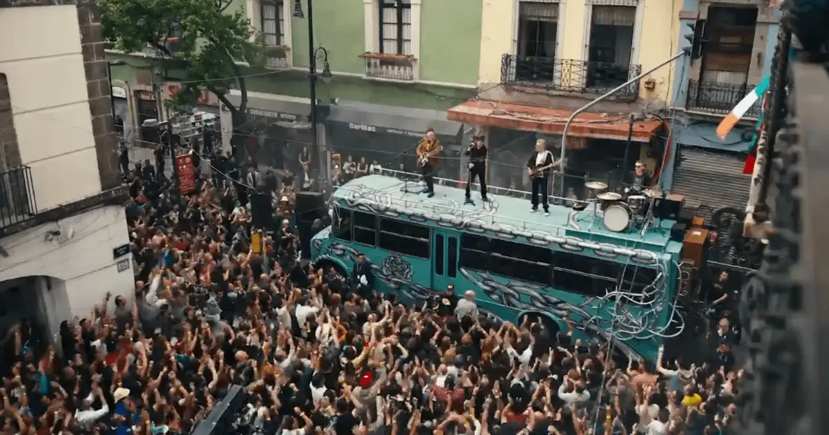 U2 paraliza la CDMX: Bono y la banda graban The Street of Dreams en el Centro Hist&oacute;rico