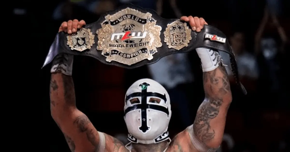 ¡Templario es Campeón Mundial! El Guerrero León ruge en la Arena México ante Kushida ¡Templario es Campeón Mundial! El Guerrero León ruge en la Arena México ante Kushida